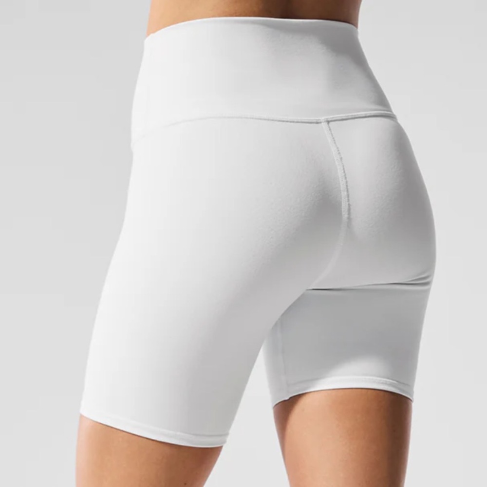 ALO 7" High-Waist Biker Short - Picture 3 of 5